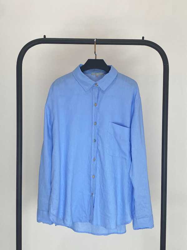 BLUSA CAMISERA BASICA CON AJUSTE EN BOTONES